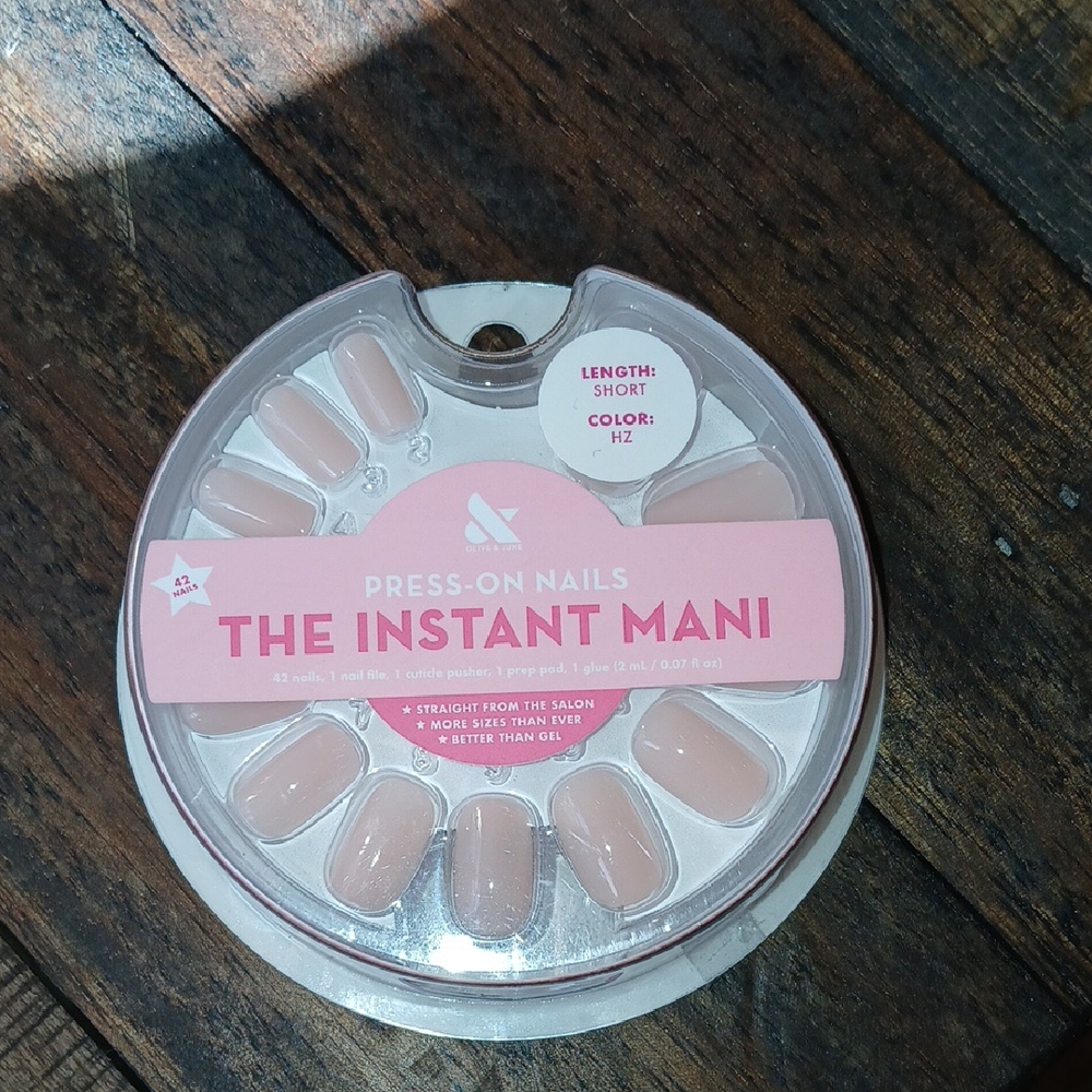 The Instant Mani Press-On Nails - Pink